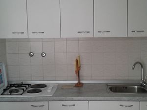 23928768-Ferienwohnung-4-Sukošan-300x225-3