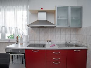 19211592-Ferienwohnung-9-Sumpetar-300x225-3