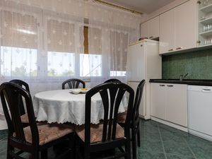 23930759-Ferienwohnung-11-Sumpetar-300x225-4