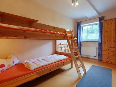 Kinderzimmer mit Etagenbett
