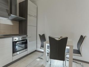 23577393-Ferienwohnung-3-Supetar-300x225-4