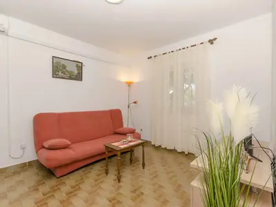 Ferienwohnung für 3 Personen (38 m²) in Supetar 1/10