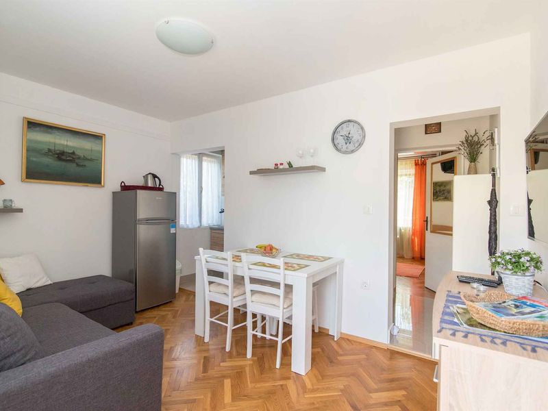 23958562-Ferienwohnung-3-Supetar-800x600-0