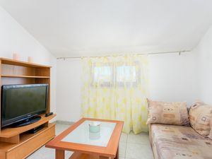 18692784-Ferienwohnung-6-Supetar-300x225-2