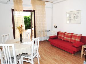 18779859-Ferienwohnung-7-Supetar-300x225-1