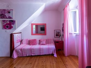 18956375-Ferienwohnung-4-Supetar-300x225-1