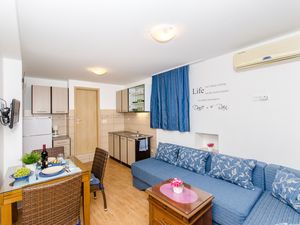 19128196-Ferienwohnung-2-Supetar-300x225-2