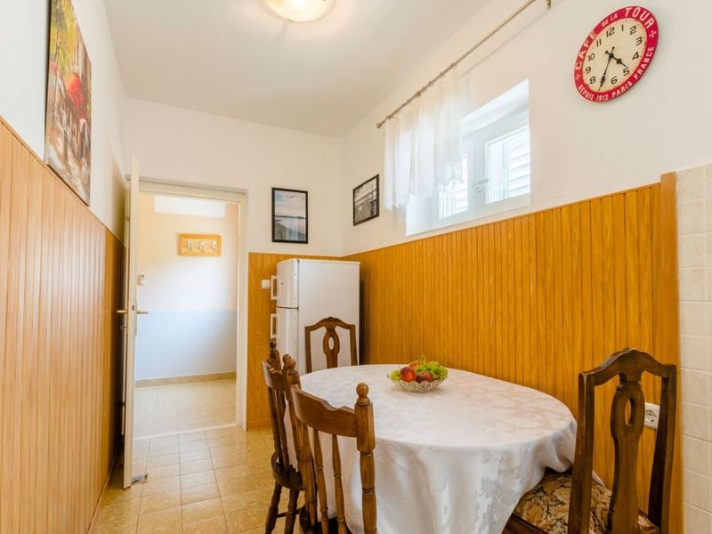 21692439-Ferienwohnung-2-Supetar-800x600-2