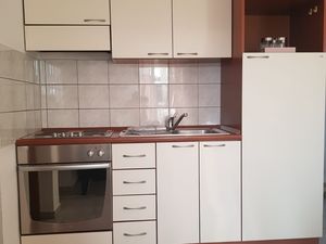 23343661-Ferienwohnung-4-Supetar-300x225-3