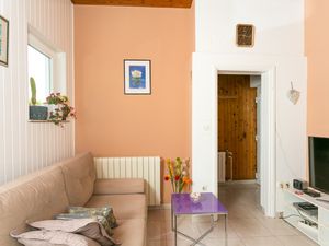 23539283-Ferienwohnung-4-Supetar-300x225-3