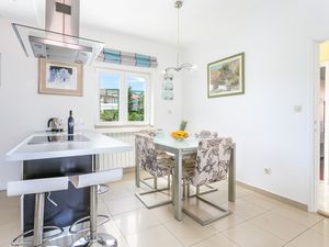 23539284-Ferienwohnung-6-Supetar-300x225-4