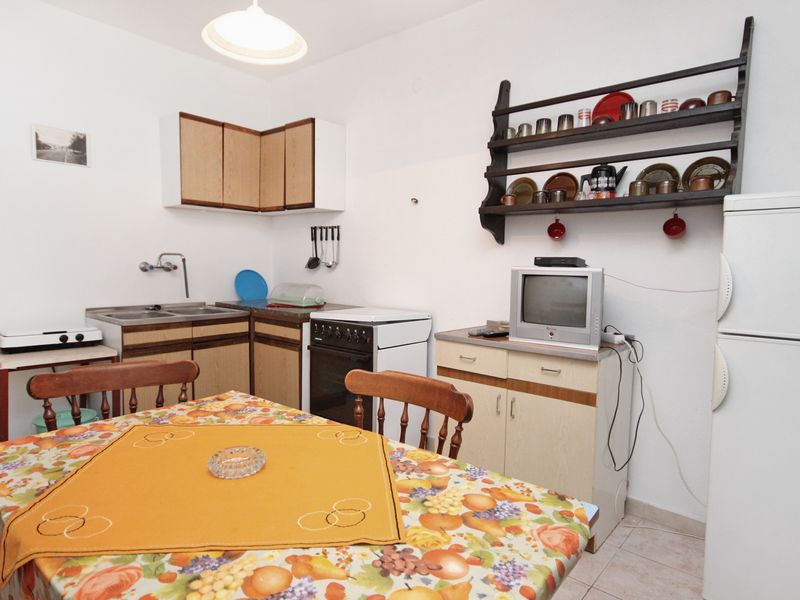 23928924-Ferienwohnung-6-Supetar-800x600-2