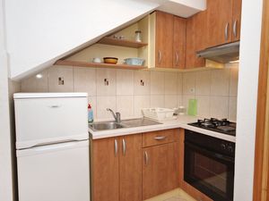 23928927-Ferienwohnung-3-Supetar-300x225-4