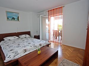 23928666-Ferienwohnung-6-Supetar-300x225-5