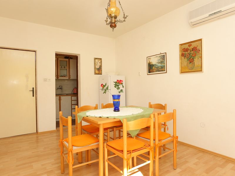 23932561-Ferienwohnung-6-Supetar-800x600-2