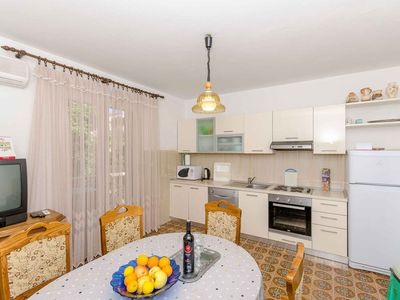 Ferienwohnung für 8 Personen (150 m²) in Supetar 6/10