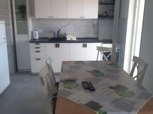 18694085-Ferienwohnung-6-Supetar-300x225-3