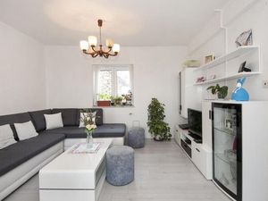 24057582-Ferienwohnung-9-Supetar-300x225-2