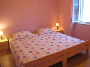 24057665-Ferienwohnung-5-Supetar-300x225-3