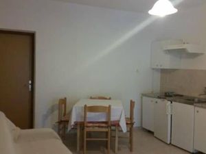 24057907-Ferienwohnung-4-Supetar-300x225-1