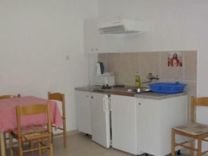 24057907-Ferienwohnung-4-Supetar-300x225-2