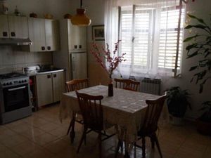 24057915-Ferienwohnung-5-Supetar-300x225-0