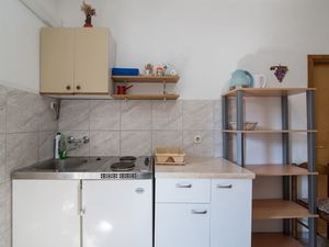 24057922-Ferienwohnung-4-Supetar-300x225-4