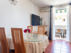 24057925-Ferienwohnung-4-Supetar-300x225-5