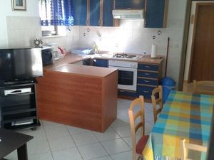 24057974-Ferienwohnung-5-Supetar-300x225-1