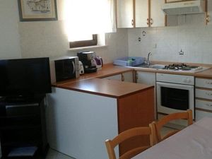 24057975-Ferienwohnung-5-Supetar-300x225-3