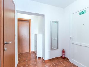 24058072-Ferienwohnung-4-Supetar-300x225-4