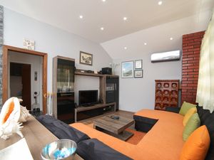 24058328-Ferienwohnung-3-Supetar-300x225-2