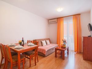 24058346-Ferienwohnung-3-Supetar-300x225-2