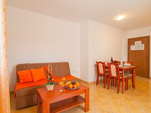 24058364-Ferienwohnung-4-Supetar-300x225-2