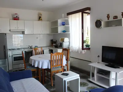 Ferienwohnung für 3 Personen (40 m²) in Supetar 1/10