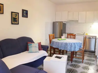 Ferienwohnung für 3 Personen (40 m²) in Supetar 3/10
