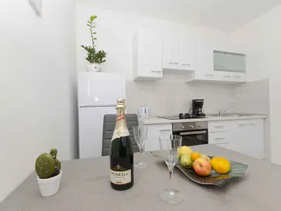 Ferienwohnung für 2 Personen (30 m²) in Supetar 1/10