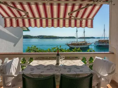 Ferienwohnung für 5 Personen (60 m²) in Supetarska Draga 1/10