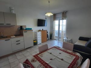 18689360-Ferienwohnung-3-Supetarska Draga-300x225-1