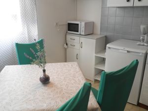 21527109-Ferienwohnung-4-Supetarska Draga-300x225-1