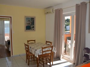 22082353-Ferienwohnung-4-Supetarska Draga-300x225-1