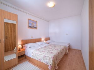 23968305-Ferienwohnung-4-Supetarska Draga-300x225-5