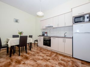 23931317-Ferienwohnung-5-Supetarska Draga-300x225-2