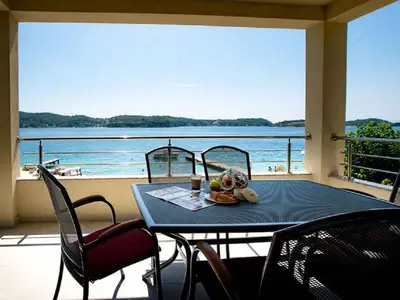 Ferienwohnung für 4 Personen (90 m²) in Supetarska Draga 1/10