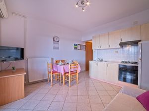 23968309-Ferienwohnung-4-Supetarska Draga-300x225-2