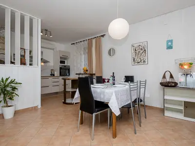 Ferienwohnung für 6 Personen (90 m²) in Supetarska Draga 6/10