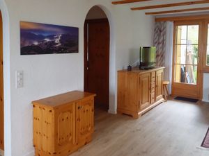 23115281-Ferienwohnung-4-Surcuolm-300x225-5