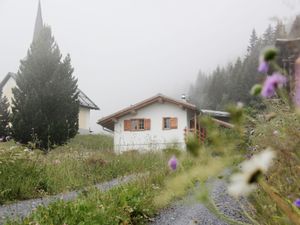 Ferienwohnung für 8 Personen in Surrein