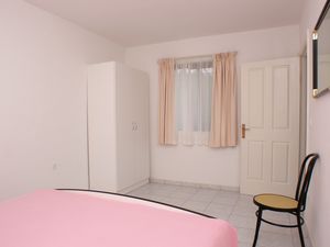 18950112-Ferienwohnung-4-Sutivan-300x225-4