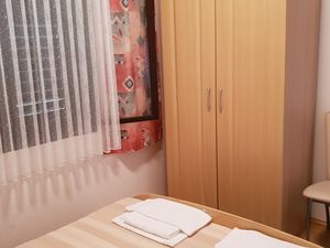 22129617-Ferienwohnung-4-Sutivan-300x225-5